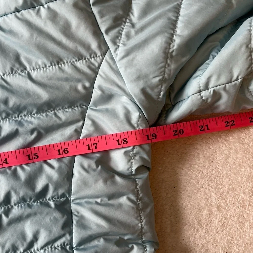 North Face reversible jacket, baby blue and gray. Girls size 18